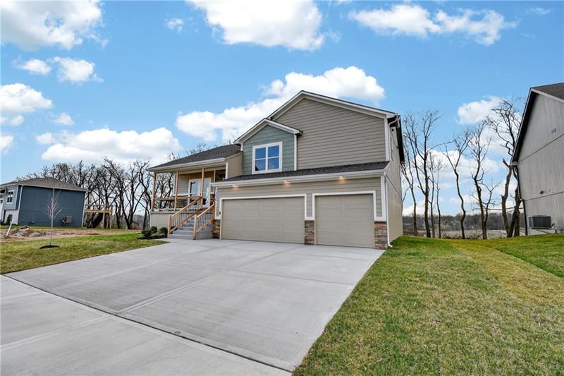 1336 Holland Dr, Independence, MO 64056