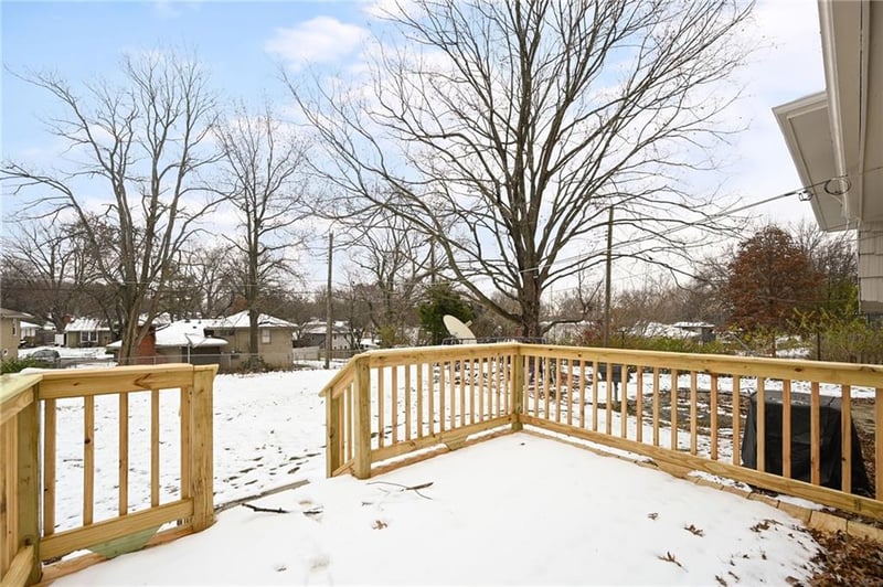 9227 Eastern Ave, Kansas City, MO 64138