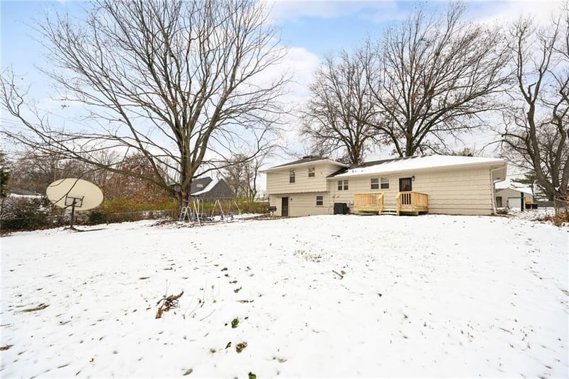 9227 Eastern Ave, Kansas City, MO 64138