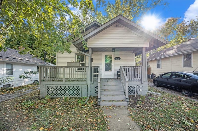 707 75th Ter, Kansas City, MO 64114