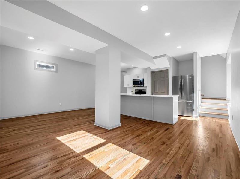 4333 Tracy Ave, Kansas City, MO 64110