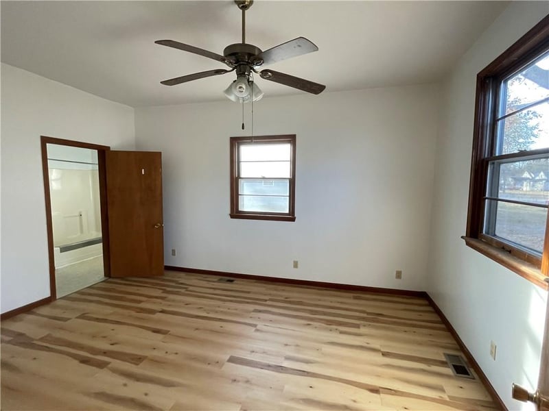 107 Pleasant St, Butler, MO 64730