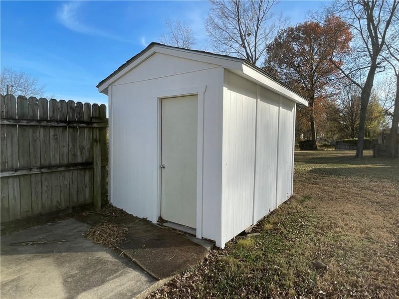 107 Pleasant St, Butler, MO 64730