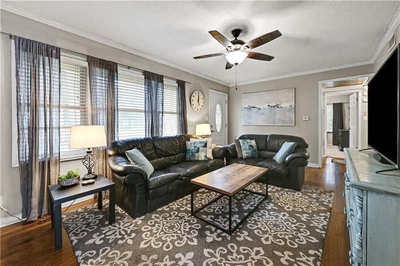 5709 70th Ter, Overland Park, KS 66204