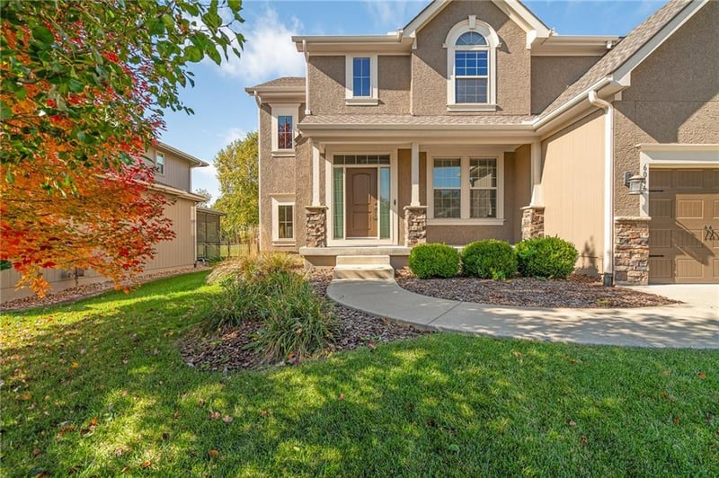 6046 Redbud St, Shawnee, KS 66218