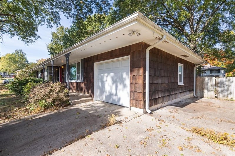 6702 99th Ter, Kansas City, MO 64134