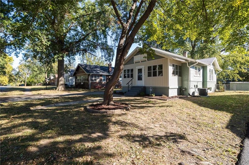1431 S Ralston Ave, Independence, MO 64052