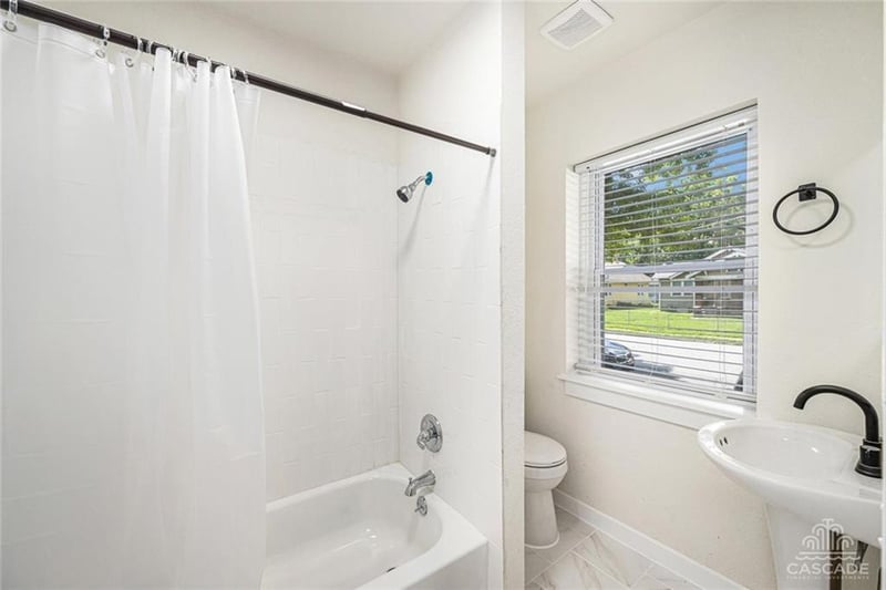 1215 18th St, Kansas City, KS 66102