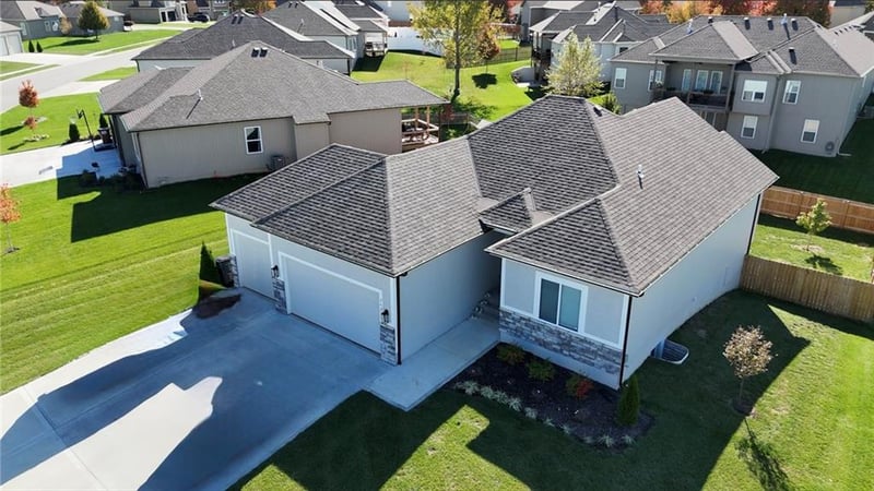 2625 Summer Creek Pl, Blue Springs, MO 64015