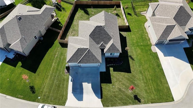 2625 Summer Creek Pl, Blue Springs, MO 64015