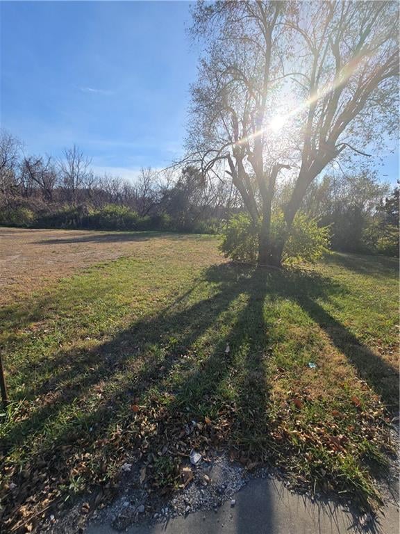 409 85th St, Kansas City, MO 64131