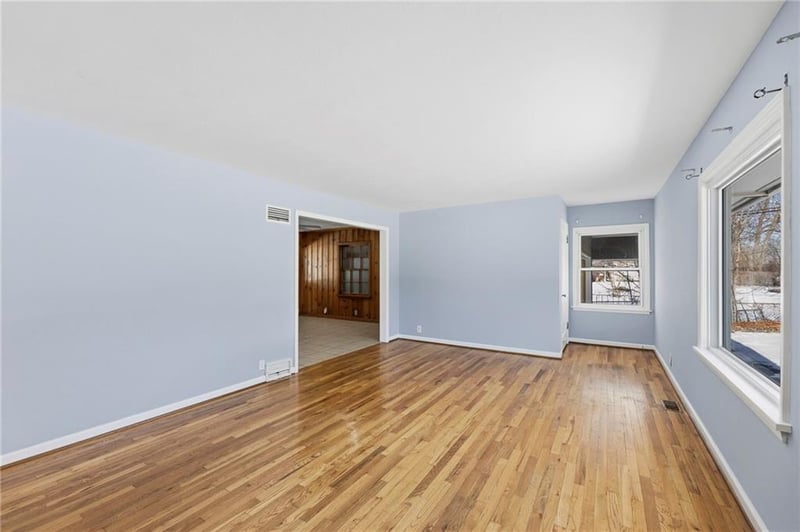 7304 Walnut St, Kansas City, MO 64118