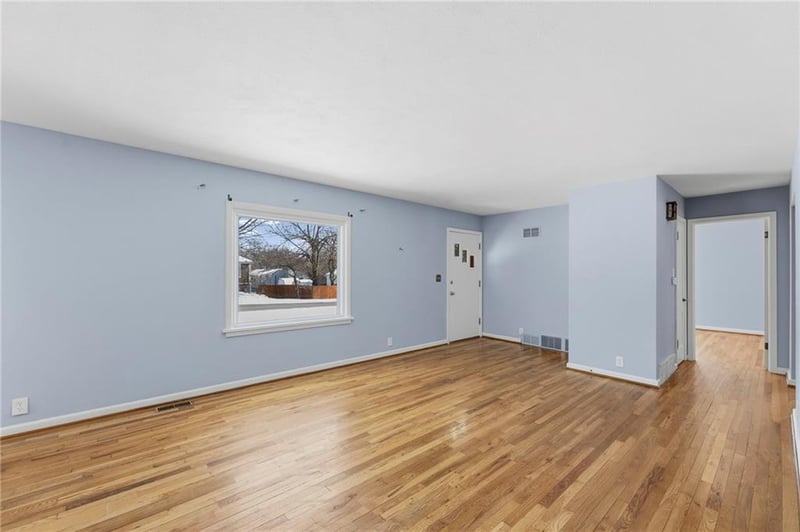 7304 Walnut St, Kansas City, MO 64118