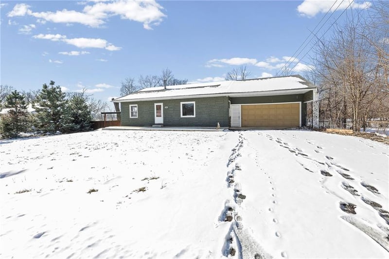 7304 Walnut St, Kansas City, MO 64118