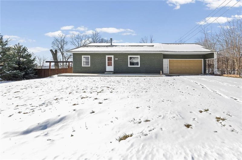 7304 Walnut St, Kansas City, MO 64118