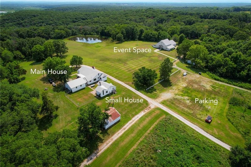 2105 315 Pvt Rd, Osceola, MO 64776