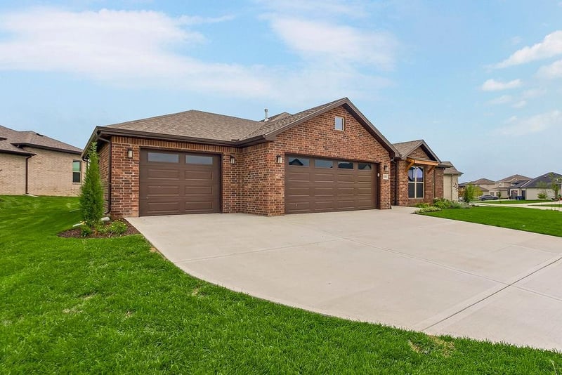 16500 166th Ct, Olathe, KS 66062