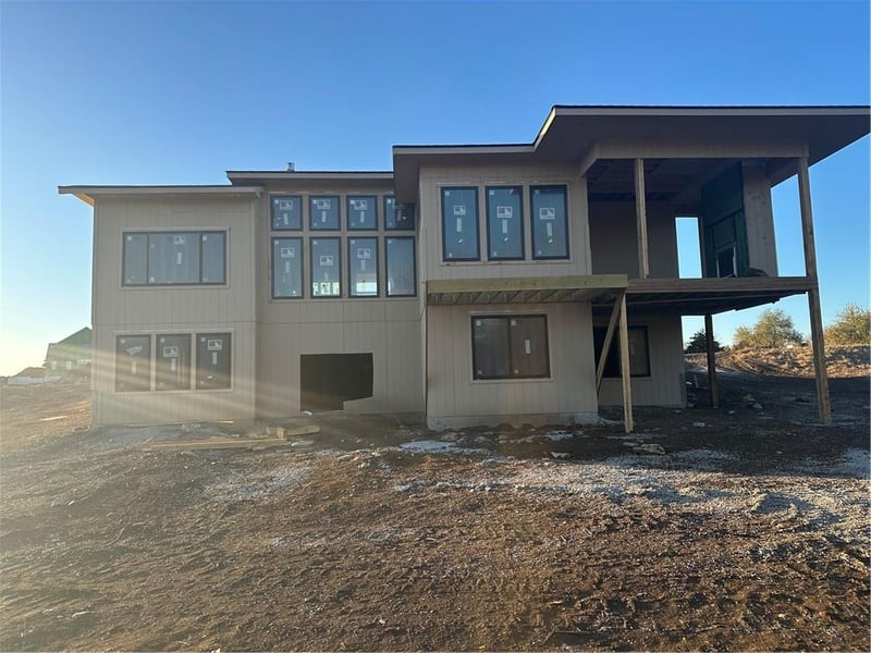 18109 Cody St, Overland Park, KS 66013