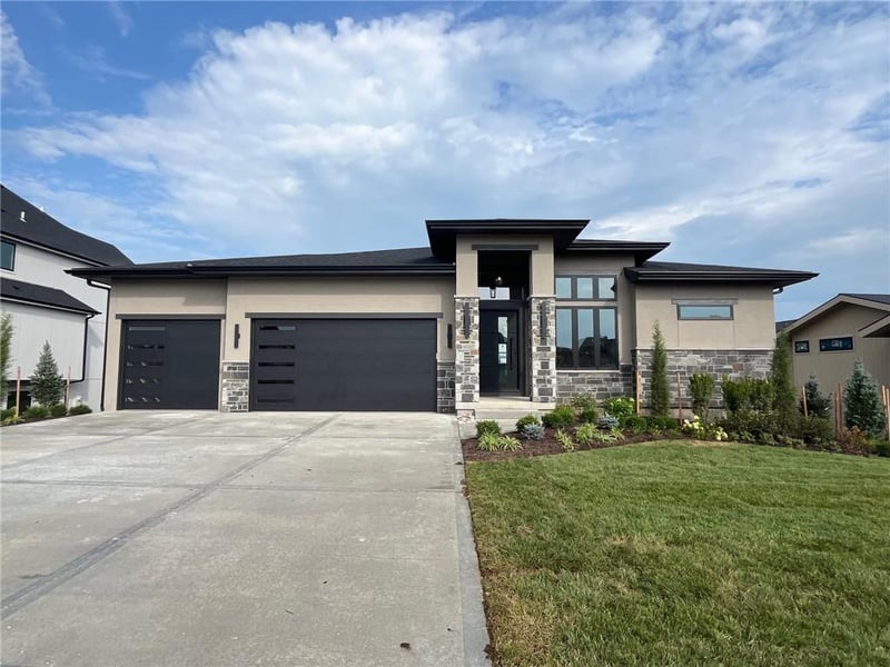 18109 Cody St, Overland Park, KS 66013