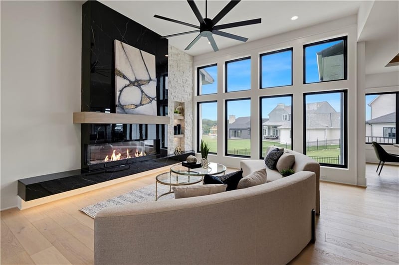 18109 Cody St, Overland Park, KS 66013
