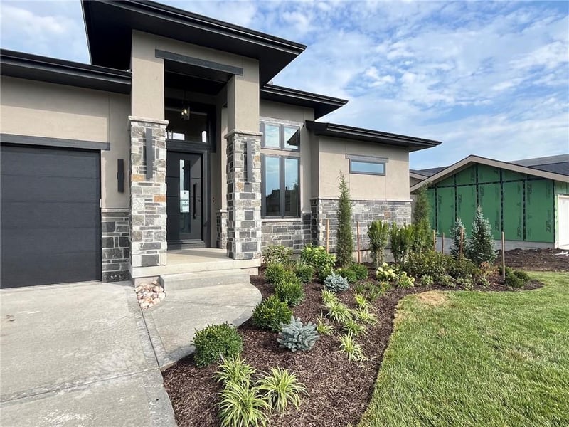 18109 Cody St, Overland Park, KS 66013