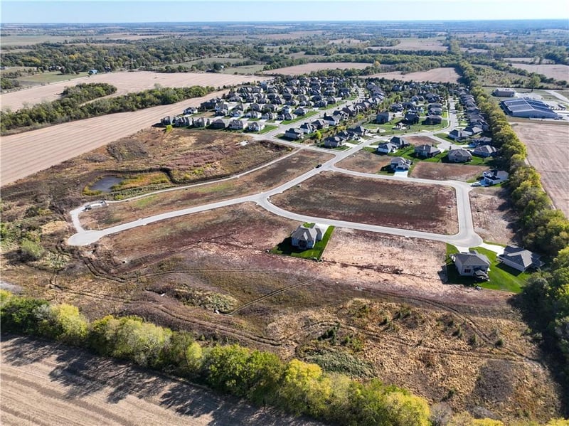 19589 Barstow Cir, Spring Hill, KS 66083