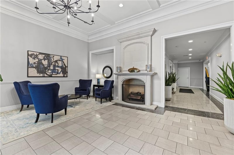 2929 Mcgee Trafficway #305, Kansas City, MO 64108