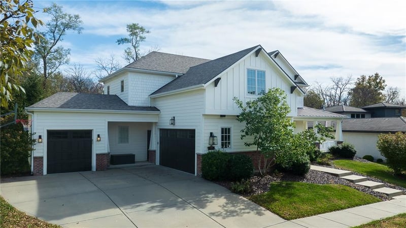 8719 N Sycamore Ave, Kansas City, MO 64157
