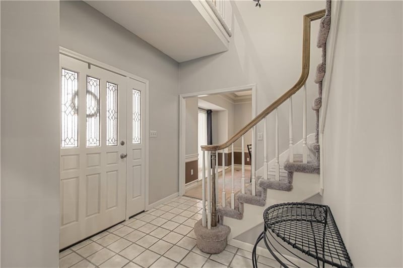 116 The Woodlands Dr, Gladstone, MO 64119