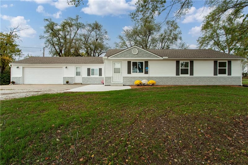 730 Cambridge Rd, Belton, MO 64012