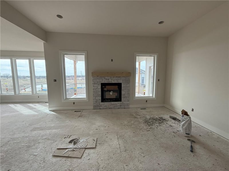 12800 Foxborough Ct, Lee's Summit, MO 64086