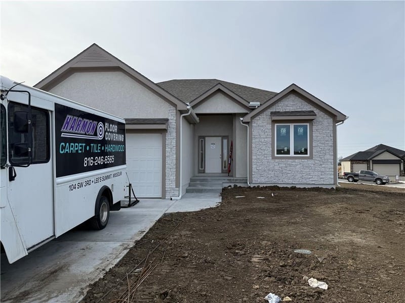 12800 Foxborough Ct, Lee's Summit, MO 64086