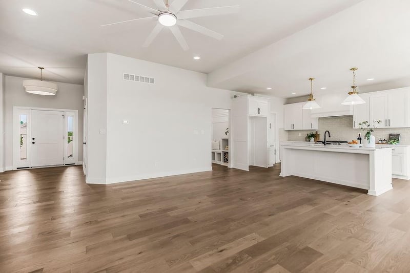 12800 Foxborough Ct, Lee's Summit, MO 64086
