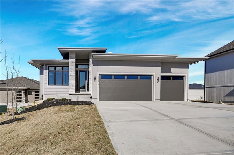 22117 94th Ter, Lenexa, KS 66220