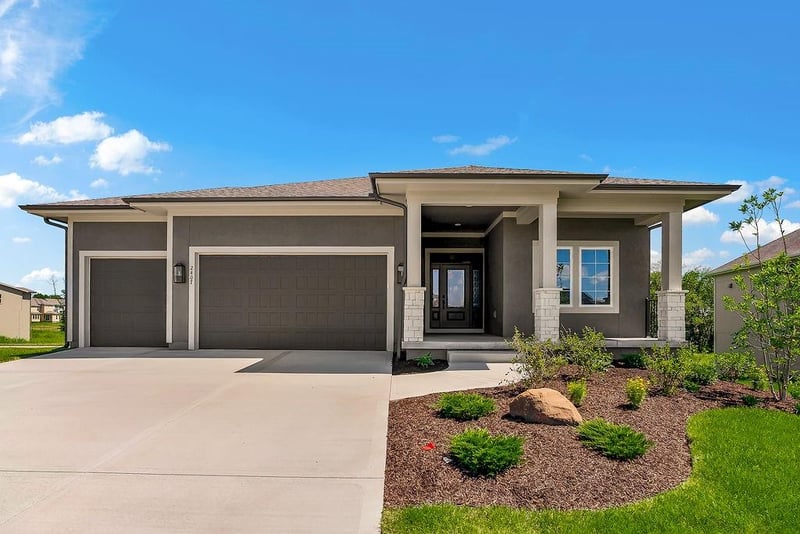 2407 177th Ter, Overland Park, KS 66085