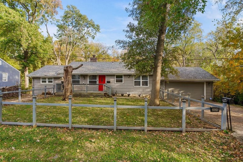 2535 Malone Dr, Kansas City, KS 66104