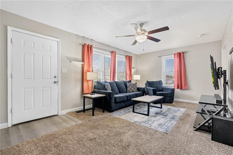 4221 Spruce Ave, Kansas City, MO 64130