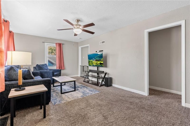 4221 Spruce Ave, Kansas City, MO 64130