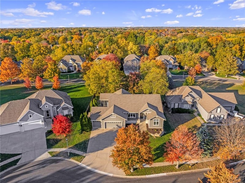 8616 Baska Ct, Lenexa, KS 66219