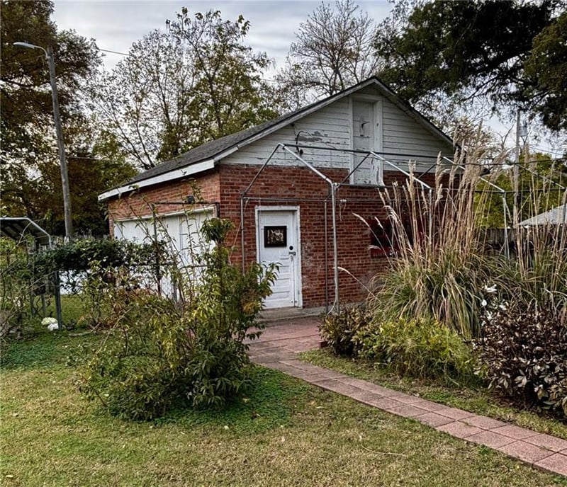 1015 Grant Ave, Chanute, KS 66720