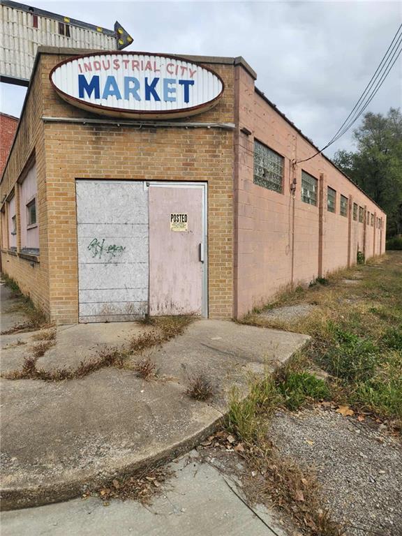 5101 Savannah Rd, St Joseph, MO 64505