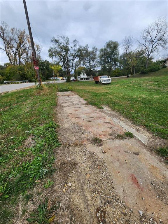 5101 Savannah Rd, St Joseph, MO 64505