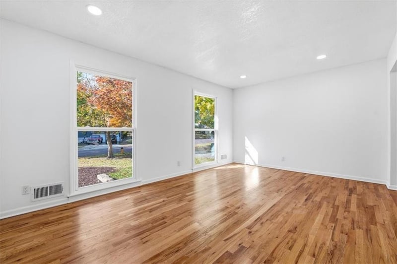 10051 Melrose Dr, Overland Park, KS 66214