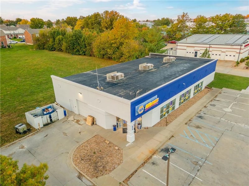 959 SE Oldham Pw, Lee's Summit, MO 64081