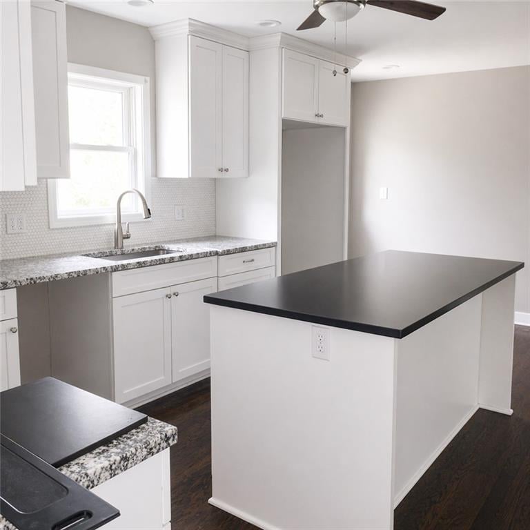 8220 Freeman Ave, Kansas City, KS 66112