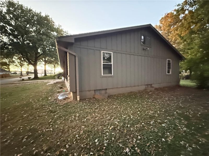 8220 Freeman Ave, Kansas City, KS 66112