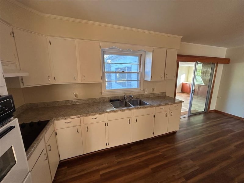 412 Prewitt St, Nevada, MO 64772