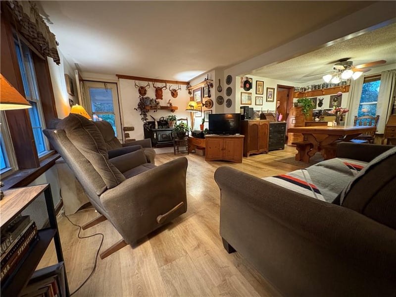 8505 Pershing Rd, Raytown, MO 64138