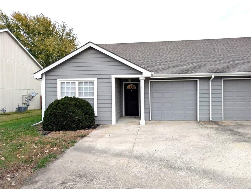 1230 Helen Ct, Eudora, KS 66025