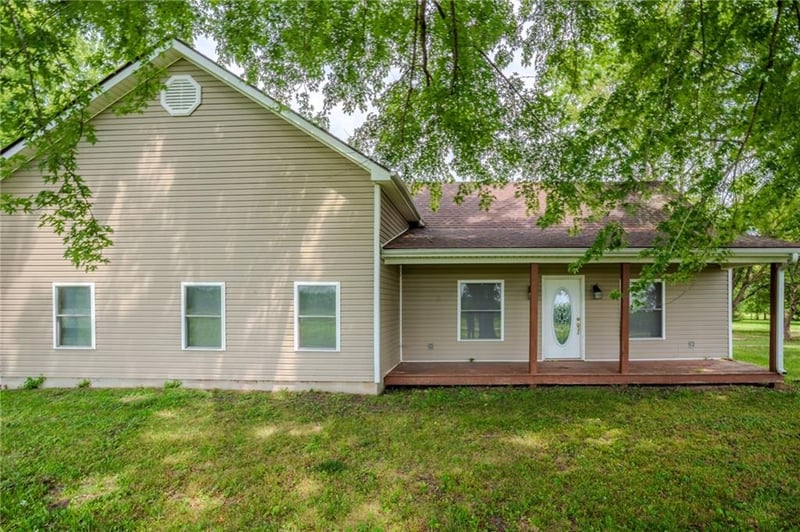 18680 State Route Uu Hw, Jameson, MO 64647